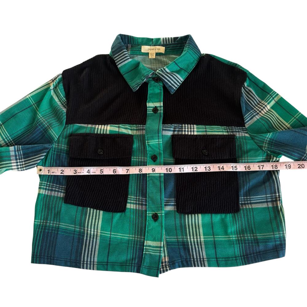 Paper + Tee Green and Black Cropped Plaid Button Up Shirt Juniors Size Large - Picture 3 of 6